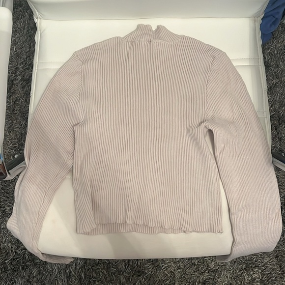 Turtleneck Long Sleeve - Picture 2 of 3